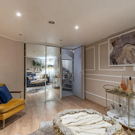 Apartment Romanctic Loft Near Eiffel Tower *
