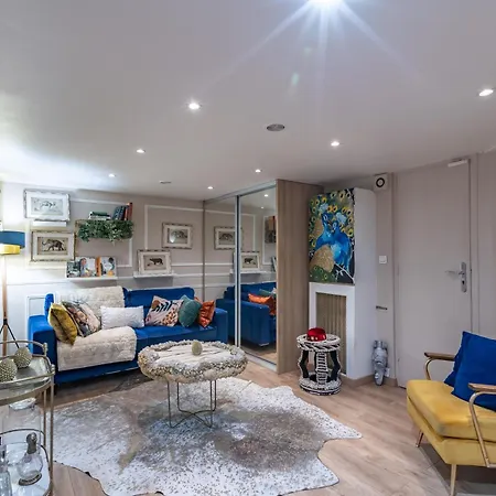 Romanctic Loft Near Eiffel Tower