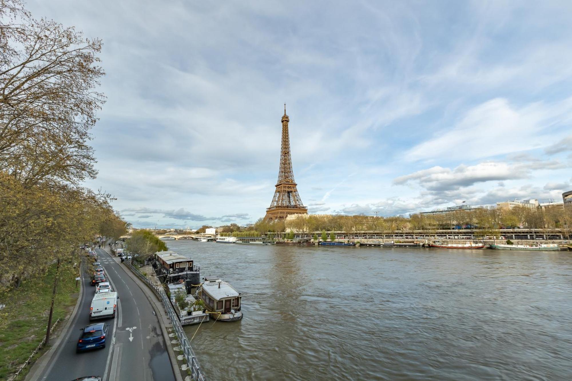 Romanctic Loft Near Eiffel Tower